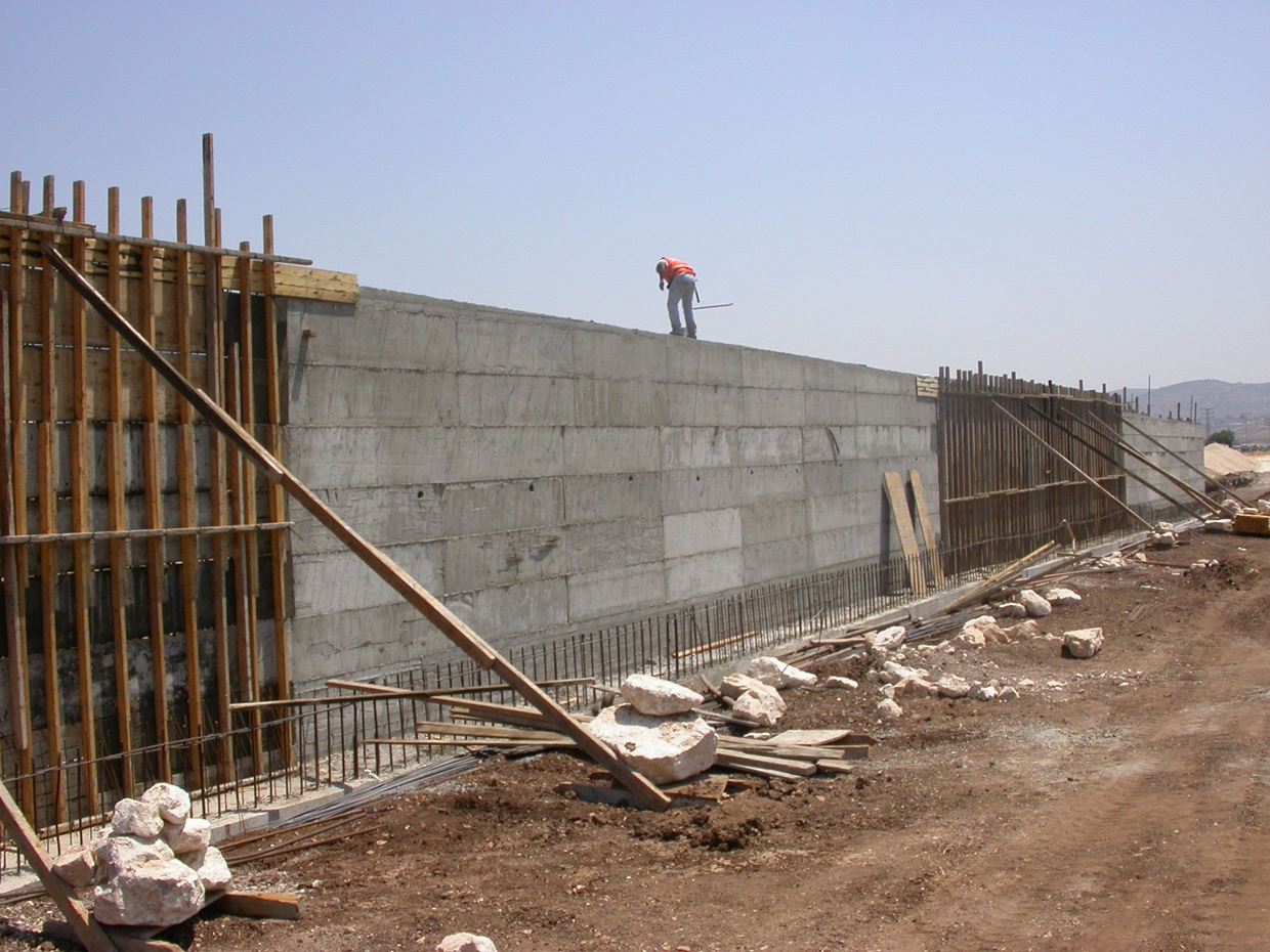 Supporting walls under construction