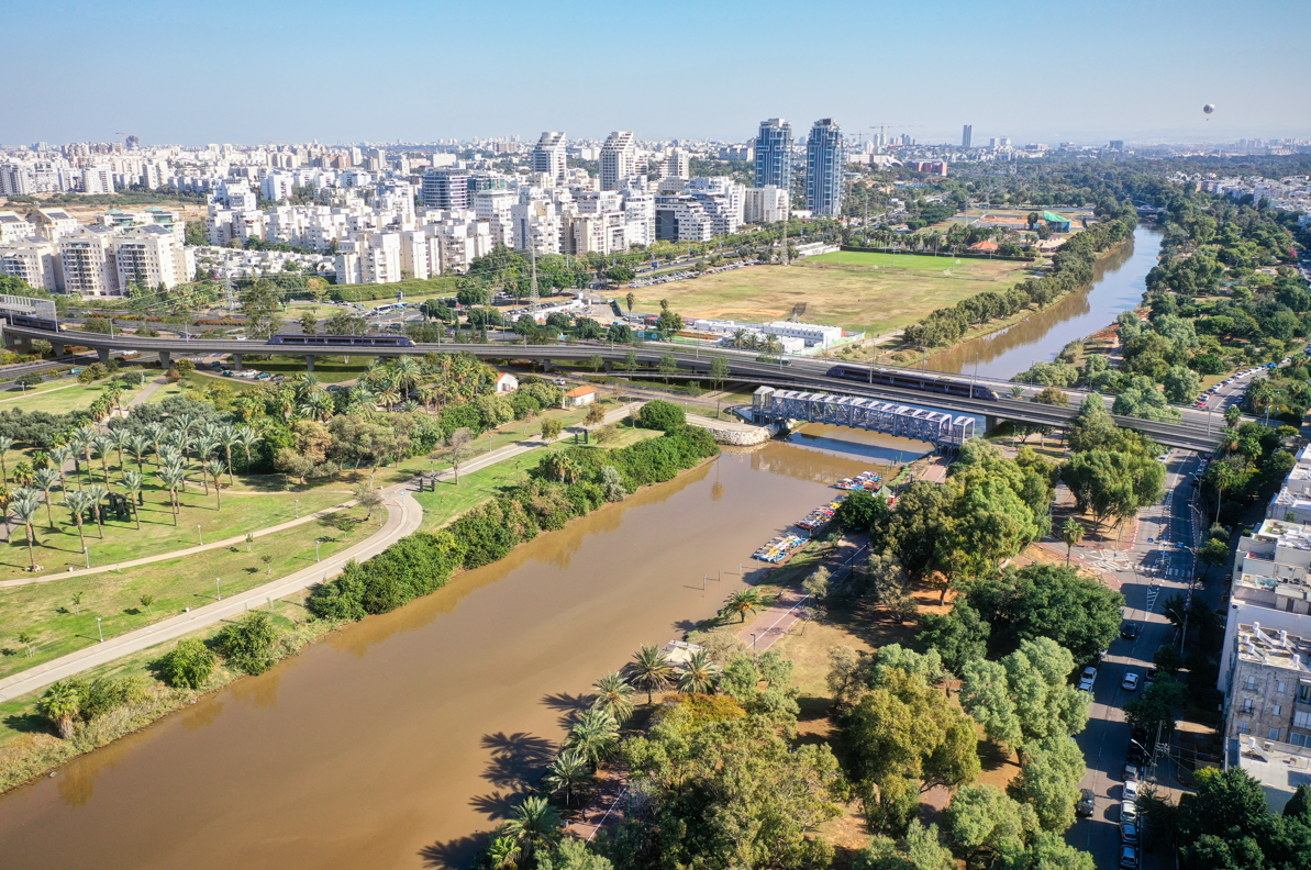 Green Line - Yarkon bridge and Reading station